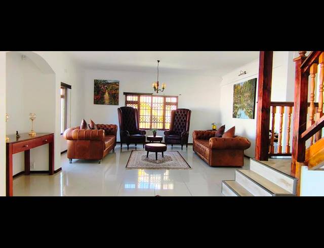 7 BEDROOM HOUSE FOR SALE IN WILDERNESS CENTRAL